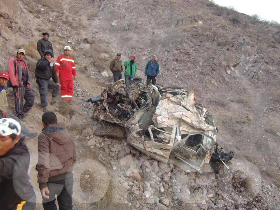Camioneta de minera quedó destrozada en abismo de 900 metros
