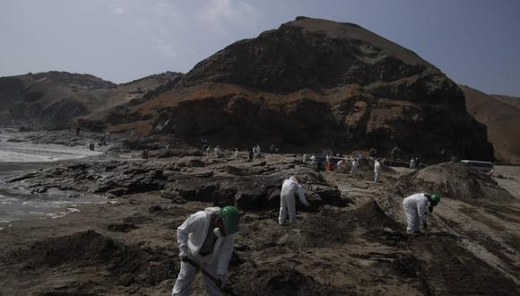 El derrame de petróleo en el mar de Ventanilla, ocurrido el pasado 15 de enero, es considerado el peor desastre ecológico en la historia reciente del Perú. Foto: JORGE CERDAN GEC