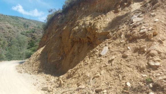El alcalde de Huarmaca asegura que la municipalidad interviene con maquinaria tras los deslizamientos.
