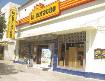 Asaltan a tienda de la Curacao