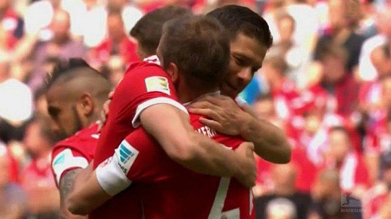 ​Bayern Múnich: así fue la emotiva despedida de Philipp Lahm y Xabi Alonso (FOTOS Y VIDEO)