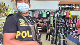 Ica: Policía incauta 15 sacos de ropa y calzados adulterados