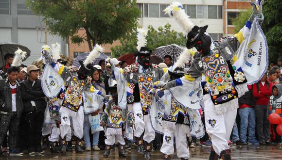 Negritos de Huayllay-Pasco dieron alegría a asistentes en desfile