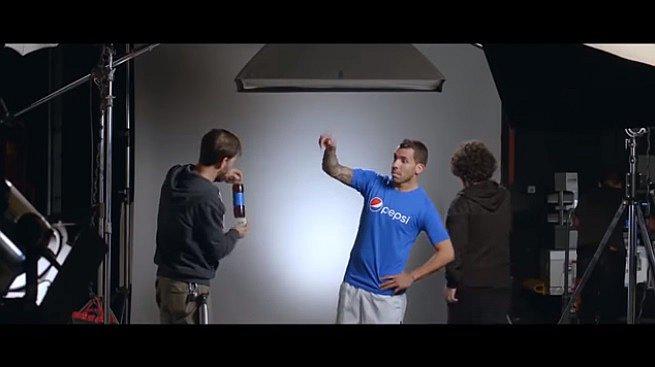 ​Video de Carlos Tévez bailando cumbia se vuelve viral