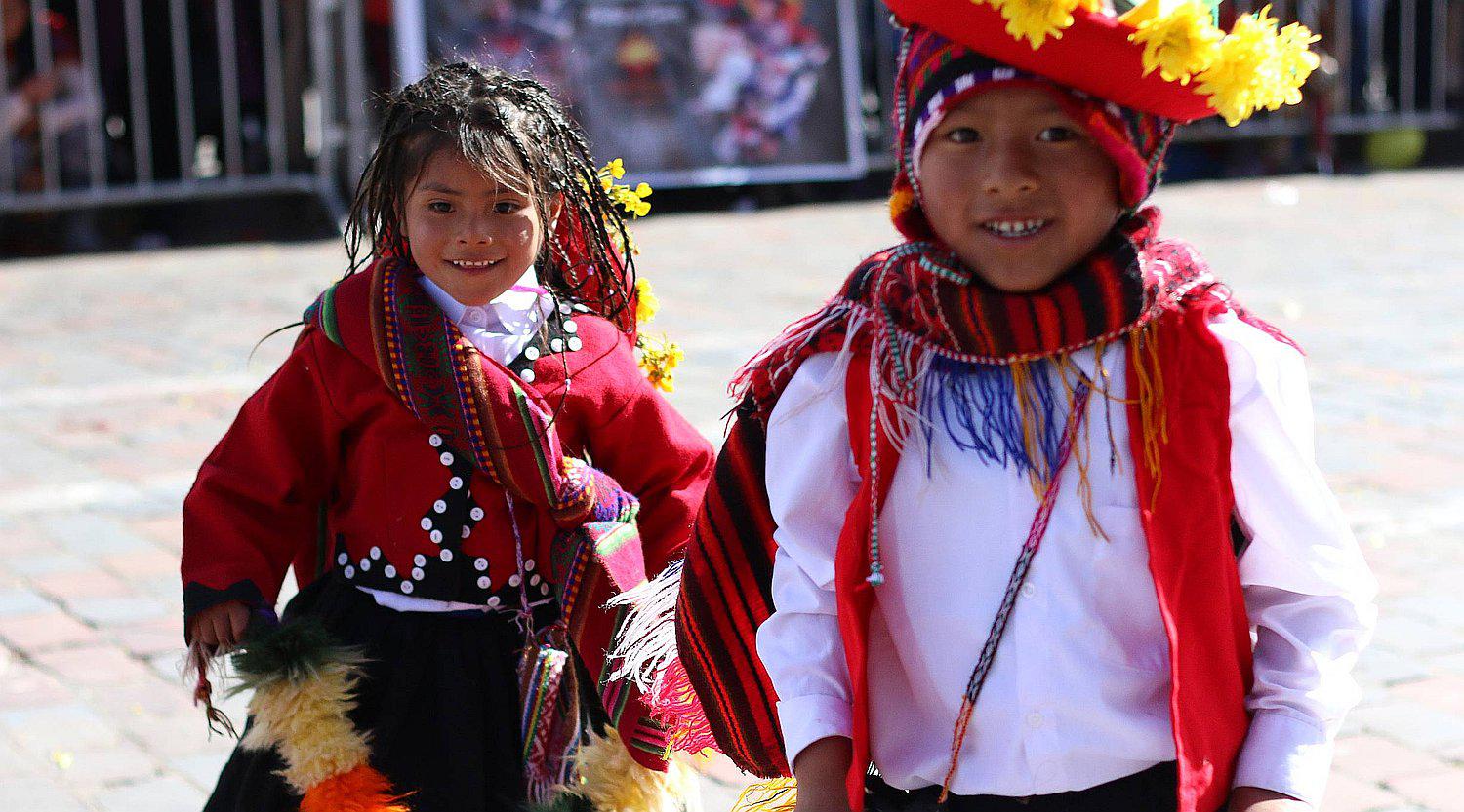 Niños cusqueños emocionaron al público durante desfile folklórico (FOTOS) 