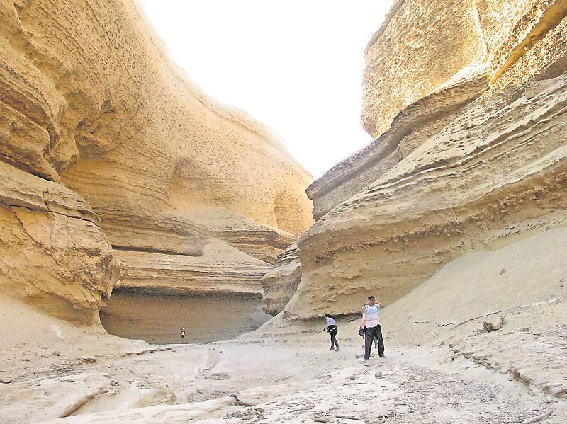 Ica: Las camionetas causan daños en el “Cañón de los Perdidos”