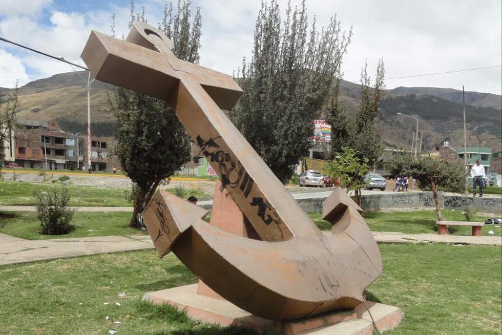En Huancayo, Grau navega en indiferencia y basura (FOTOS)