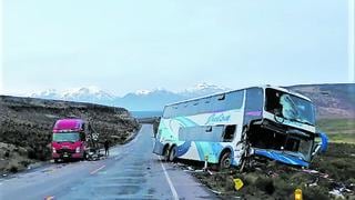 Padre e hija de 10 años fallecen camino a clínica tras accidente en carretera en vía Arequipa-Puno