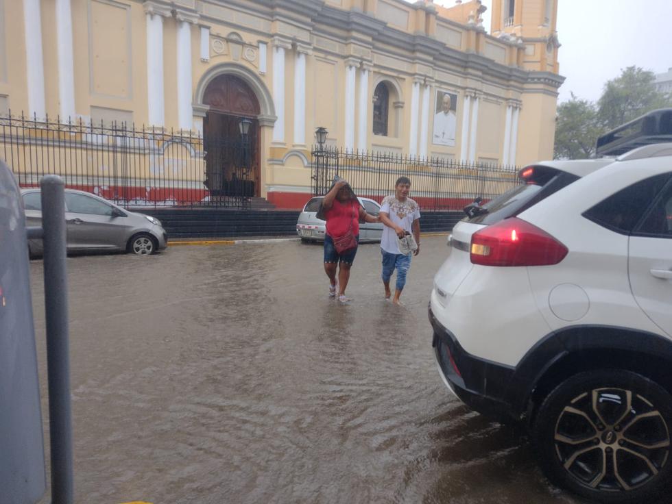 Fuertes lluvias se registraron en la ciudad de Piura esta mañana (Fotos: Tania Bautista @prensmart)