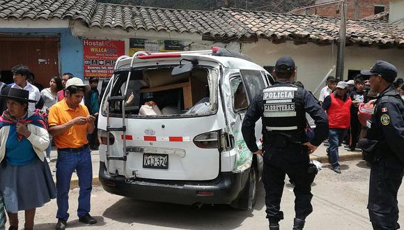 Seis heridos tras choque de bus con combi en Cusco