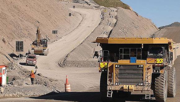 345 mineros artesanales se formalizan en Arequipa