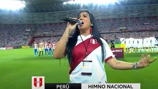 Perú - Paraguay: Daniela Darcourt entona nuestro himno ante miles de hinchas (VIDEO)