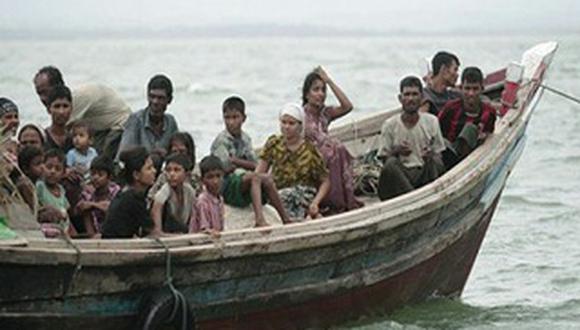 Barco con centenar de personas se hunde en Bangladesh