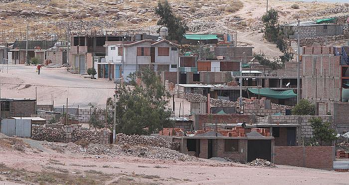 Municipalidad de Arequipa aprueba entregar títulos a 35 asentamientos humanos