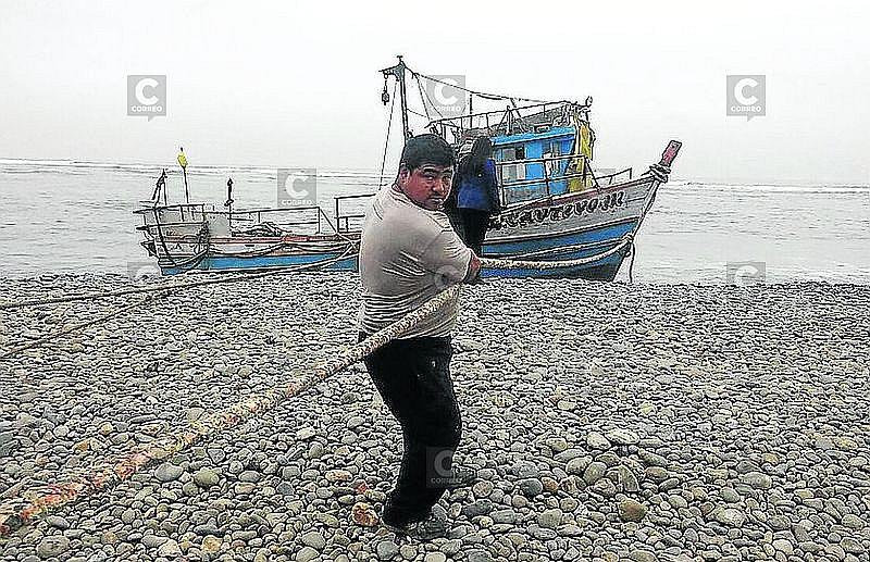 Pescadores piden capacitación para evitar más naufragios