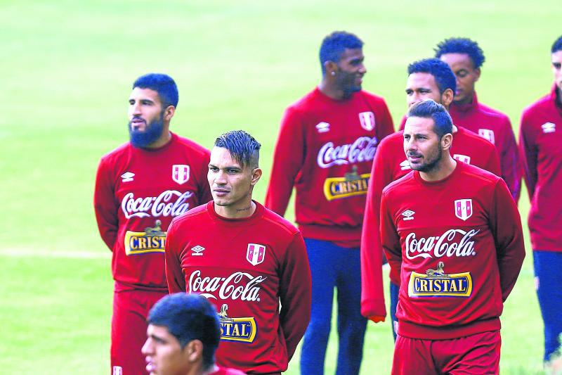 Claudio Pizarro es la sorpresa en la convocatoria para la selección peruana