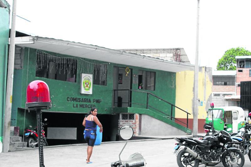 Roban camioneta en la puerta de la comisaría