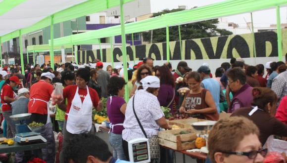 Feria 'la más barata' en el Callao ofrece productos a bajos precios 