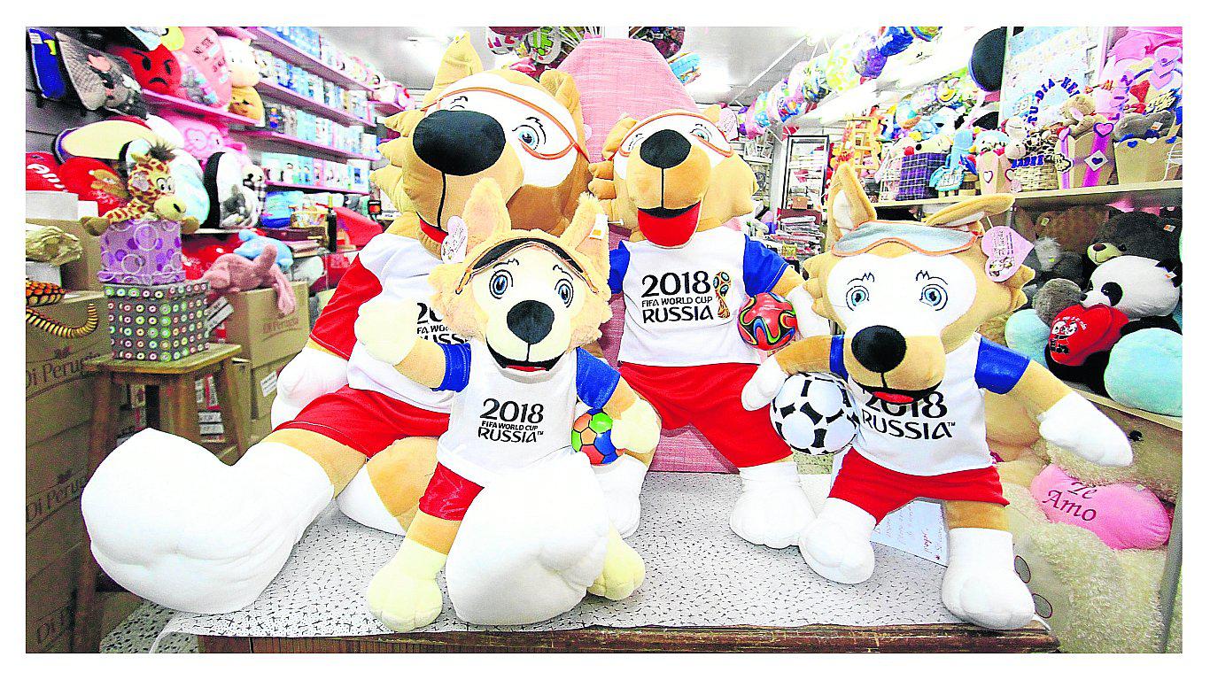 Se dispara venta de muñecos y accesorios de "Zabivaka" la mascota del Mundial Rusia 2018 