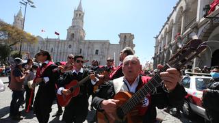 Tunas pusieron a bailar a arequipeños por su 482° Aniversario (Fotos)