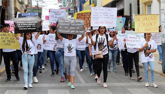Realizan marcha contra la violencia a la mujer en Chepén (FOTOS) 
