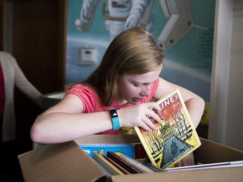 Niña dona más de 1000 libros a hospital infantil en Nueva Jersey