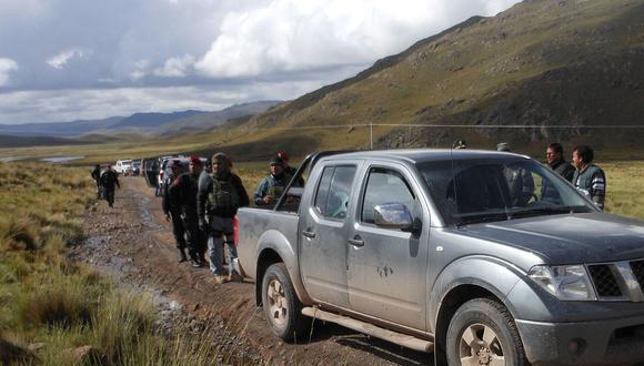 Abandonan camioneta robada  en mina La Rinconada hace dos días