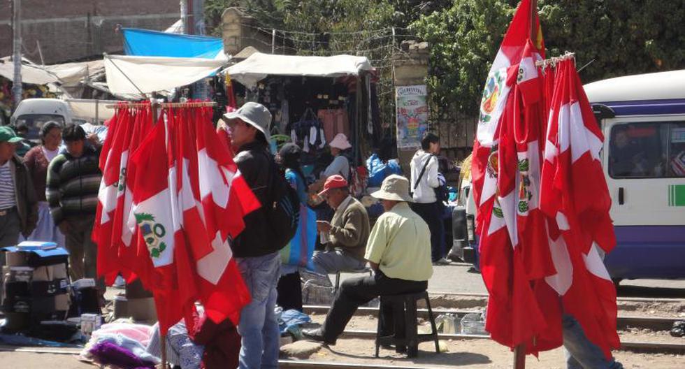 Negocio redondo venden banderas desde 0.30 céntimos PERU CORREO