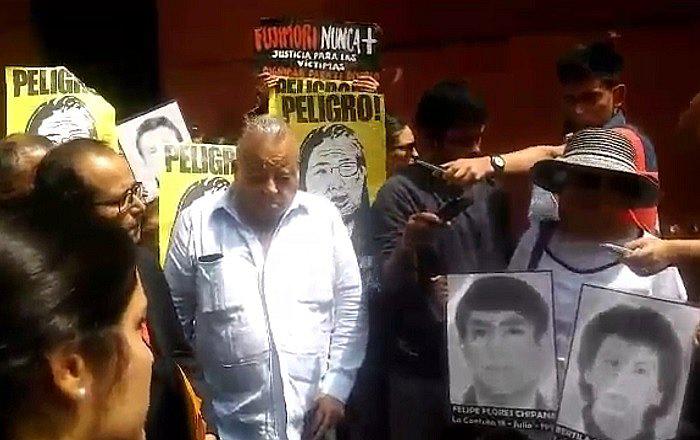 Alberto Fujimori: Familiares de víctimas de Barrios Altos y La Cantuta realizan plantón en exteriores del TC (VIDEO)