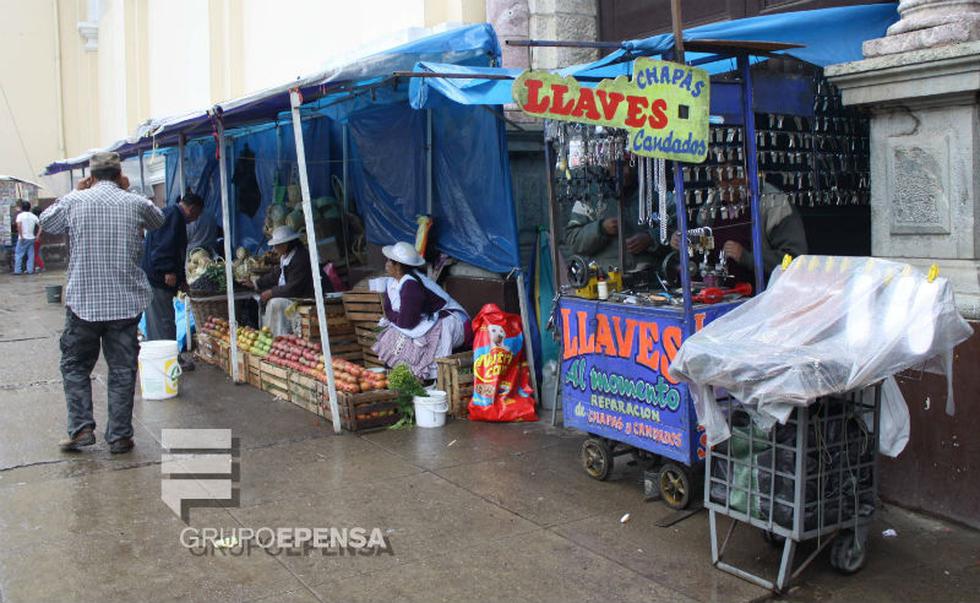 5 mil ambulantes invaden los mercados y calles de Huancayo 