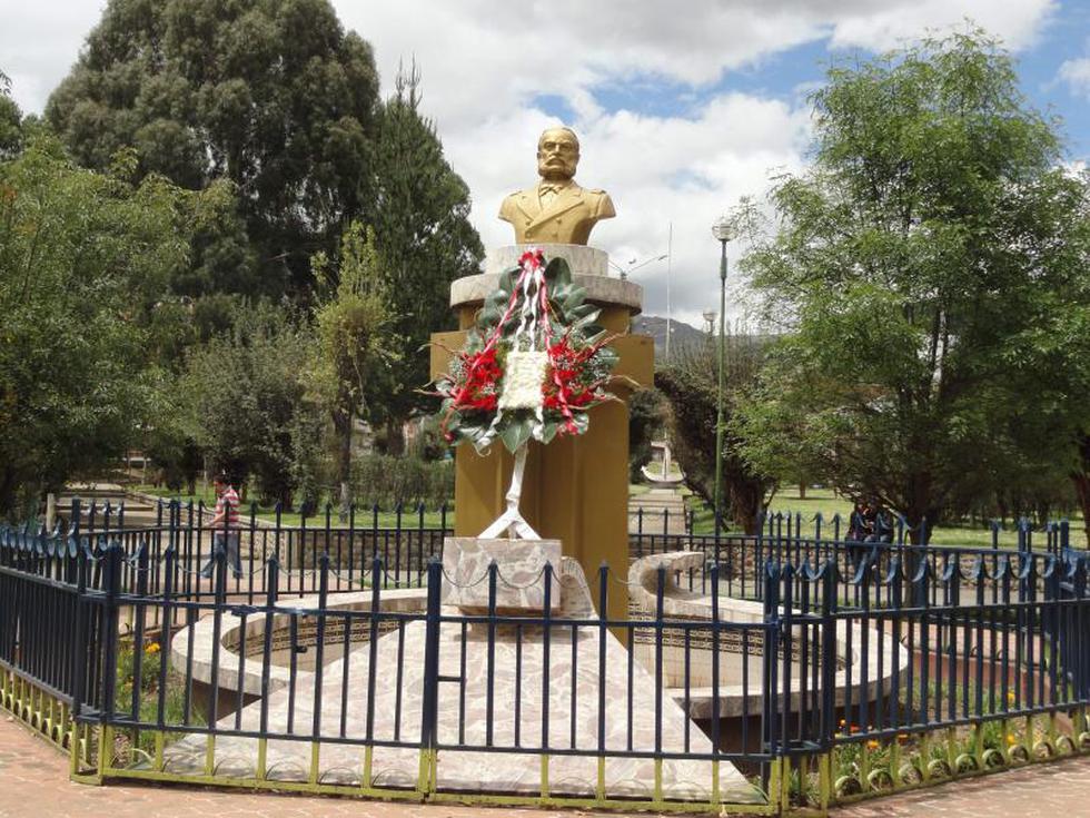 En Huancayo, Grau navega en indiferencia y basura (FOTOS)