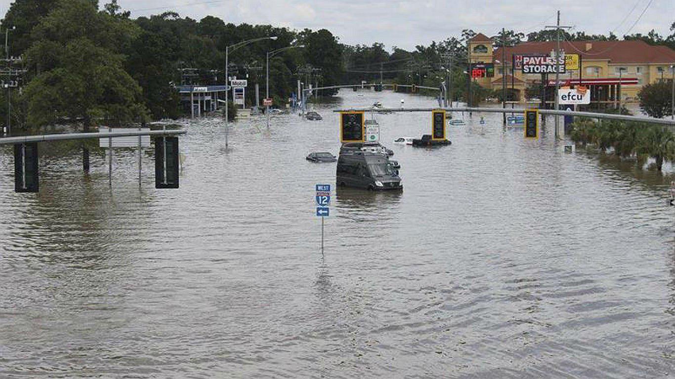 Siete muertos y miles de evacuados por inundaciones en Estados Unidos