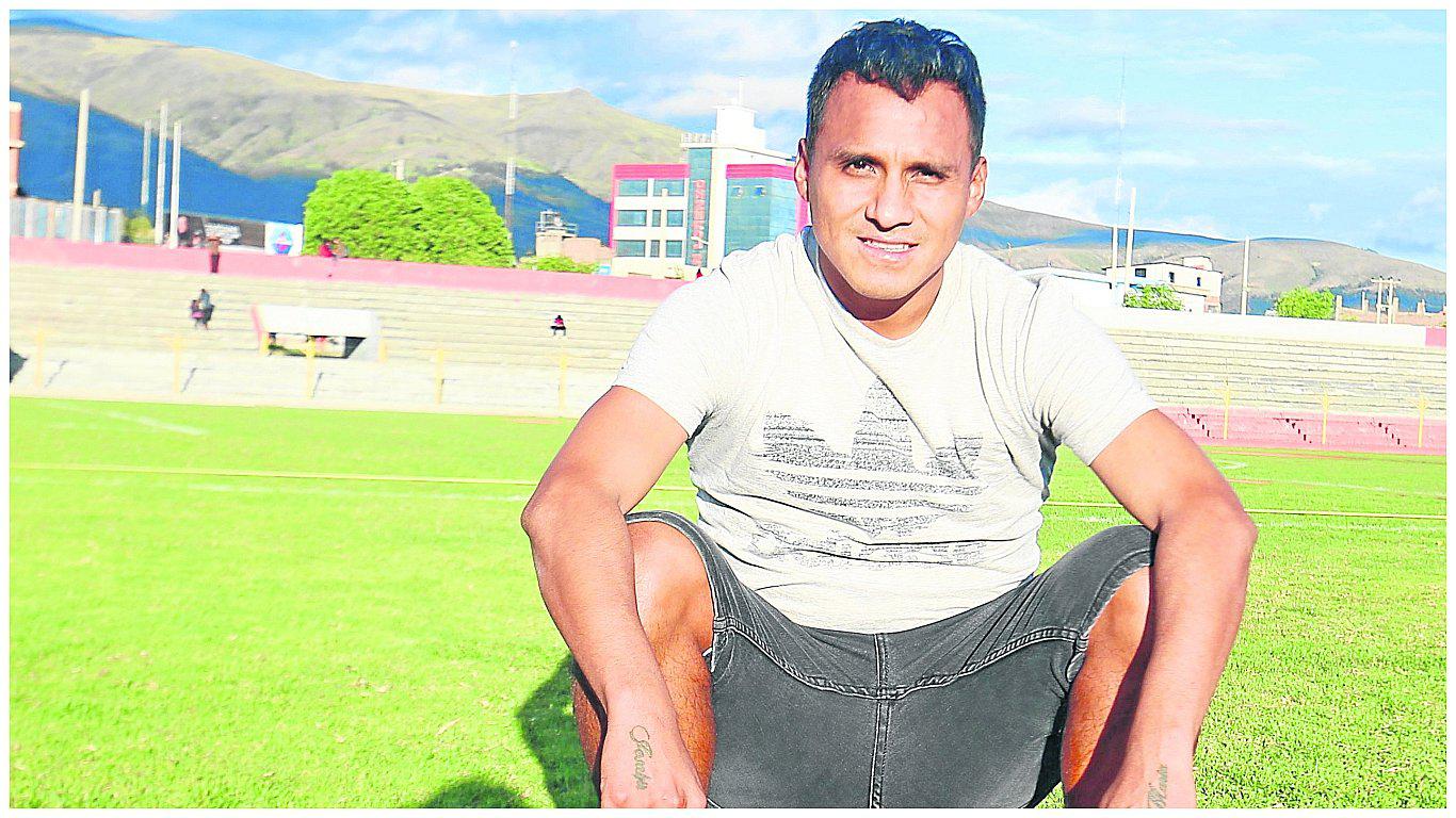 Marcos lliuya: ​"Tengo algo de Messi, pero no soy como él" 