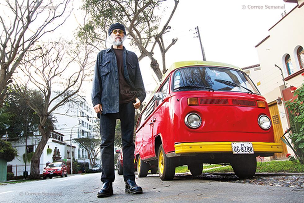 Conoce a los peruanos locos por las 'Combis'