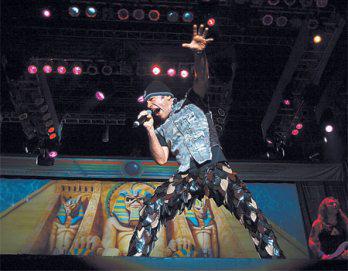 "La doncella de hierro" remeció el Nacional