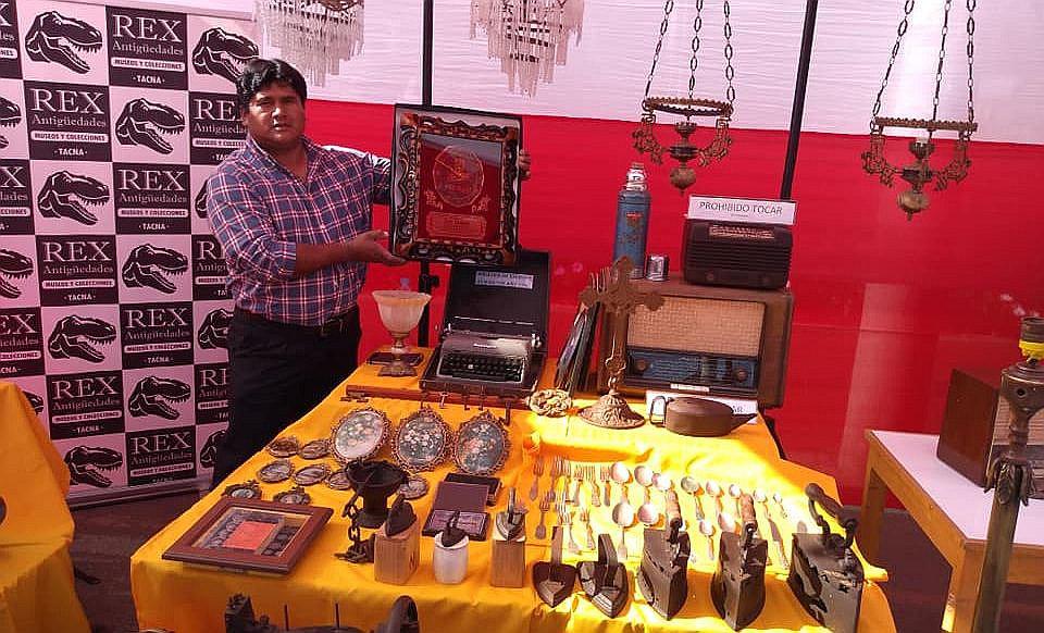 Rex gana en concurso de antigüedades por fiestas de Tacna