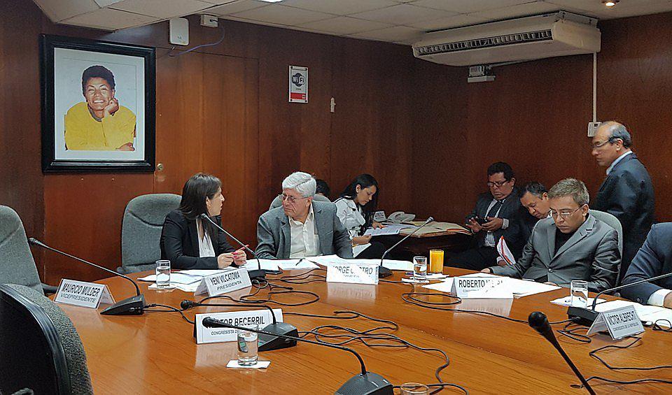 Congresista propone implementar "gobierno electrónico" en todas las entidades públicas