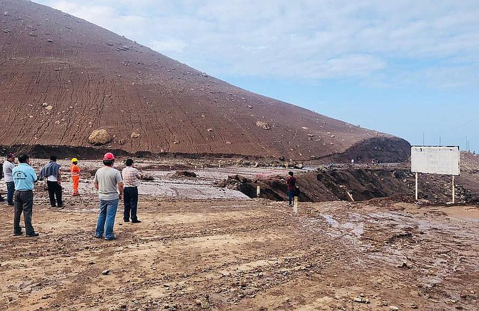 Derrumbes bloquean importantes vías en la región Arequipa (FOTOS)