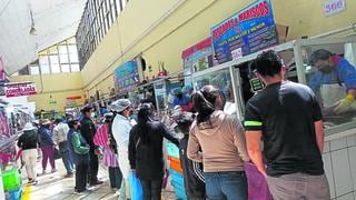 Mercados de Huancayo repleto de personas que acuden a comprar pescado