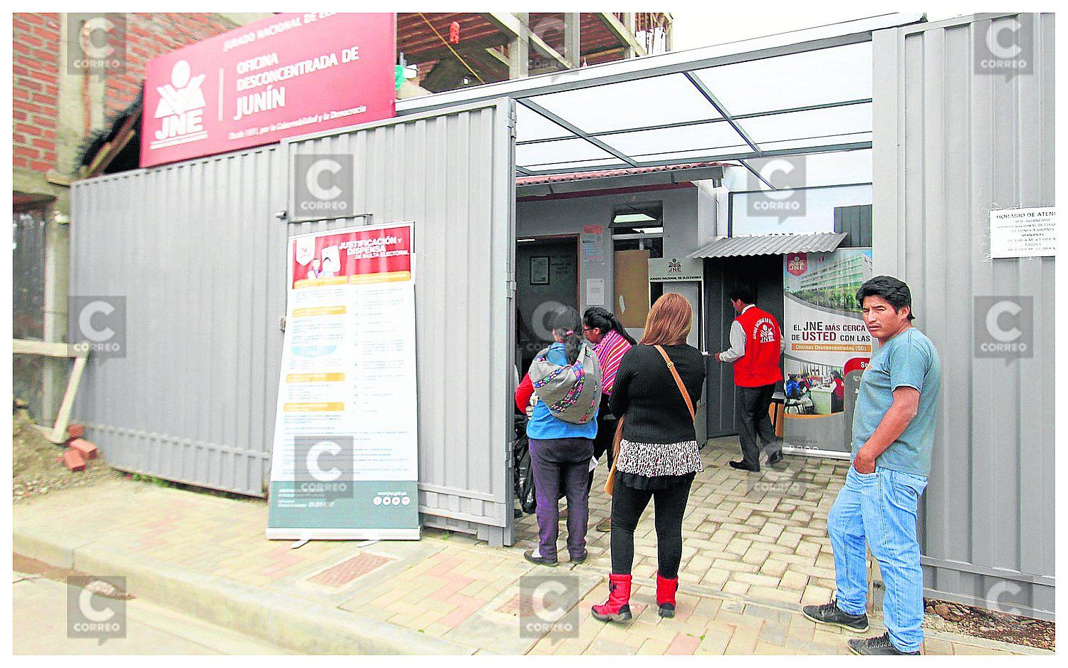 Más de 300 ya acudieron a OD Huancayo del JNE por dispensas y justificaciones