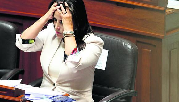Nueva denuncia contra empresa de ministra Carmen Omonte