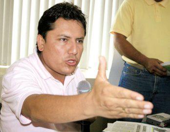 Elías en la mira del Congreso