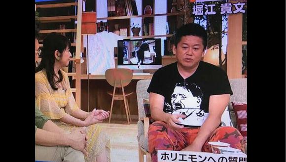 Escándalo en televisión japonesa por camiseta con el rostro Hitler 