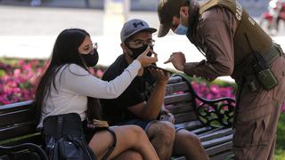 En Chile la mascarilla al aire libre deja de ser obligatoria