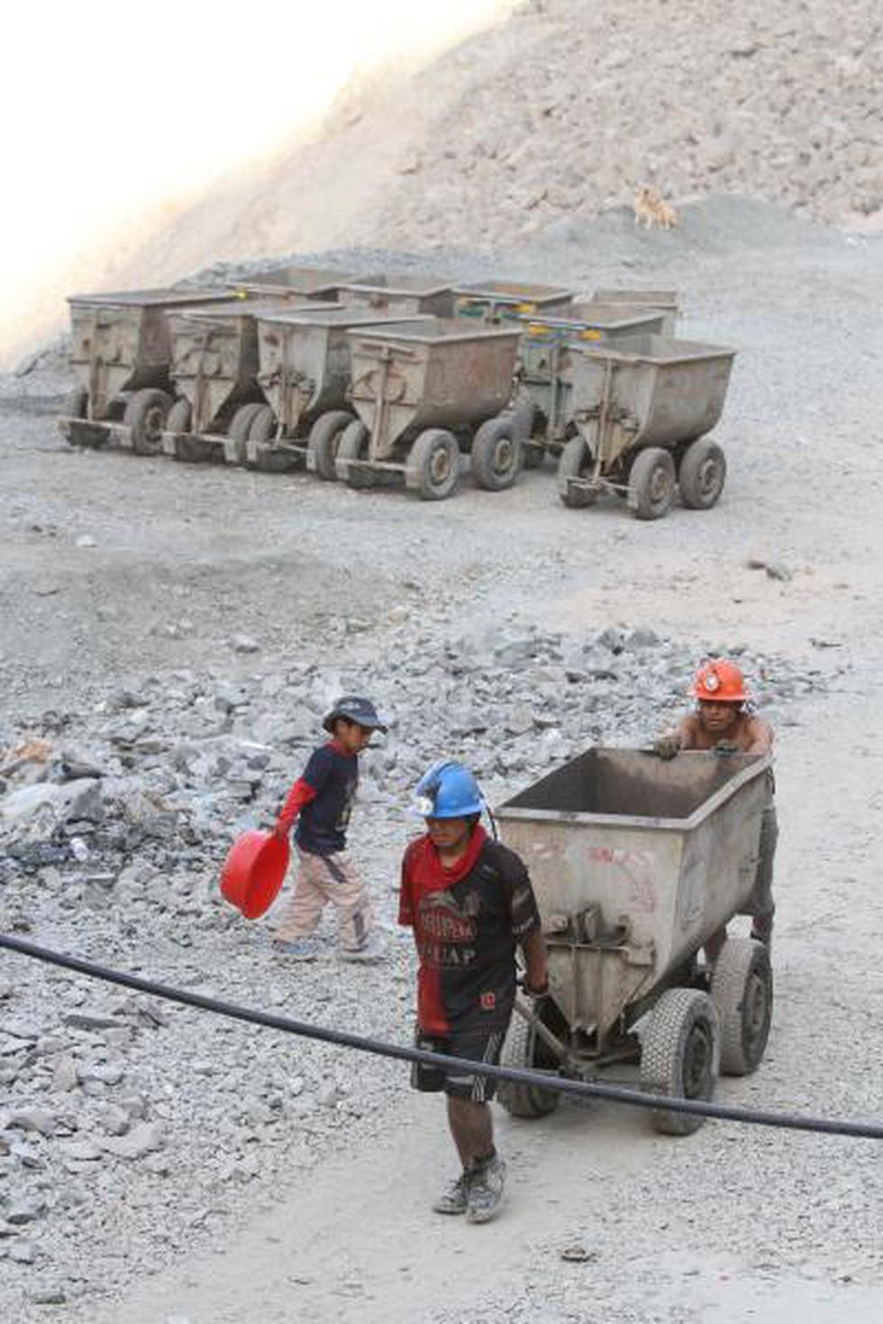 Secocha: El oro da de comer a más de 10 mil