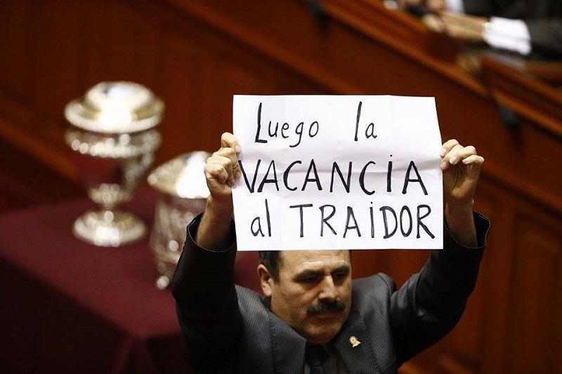 Jorge Rimarachín protagoniza incidente durante votación de Mesa Directiva del Congreso