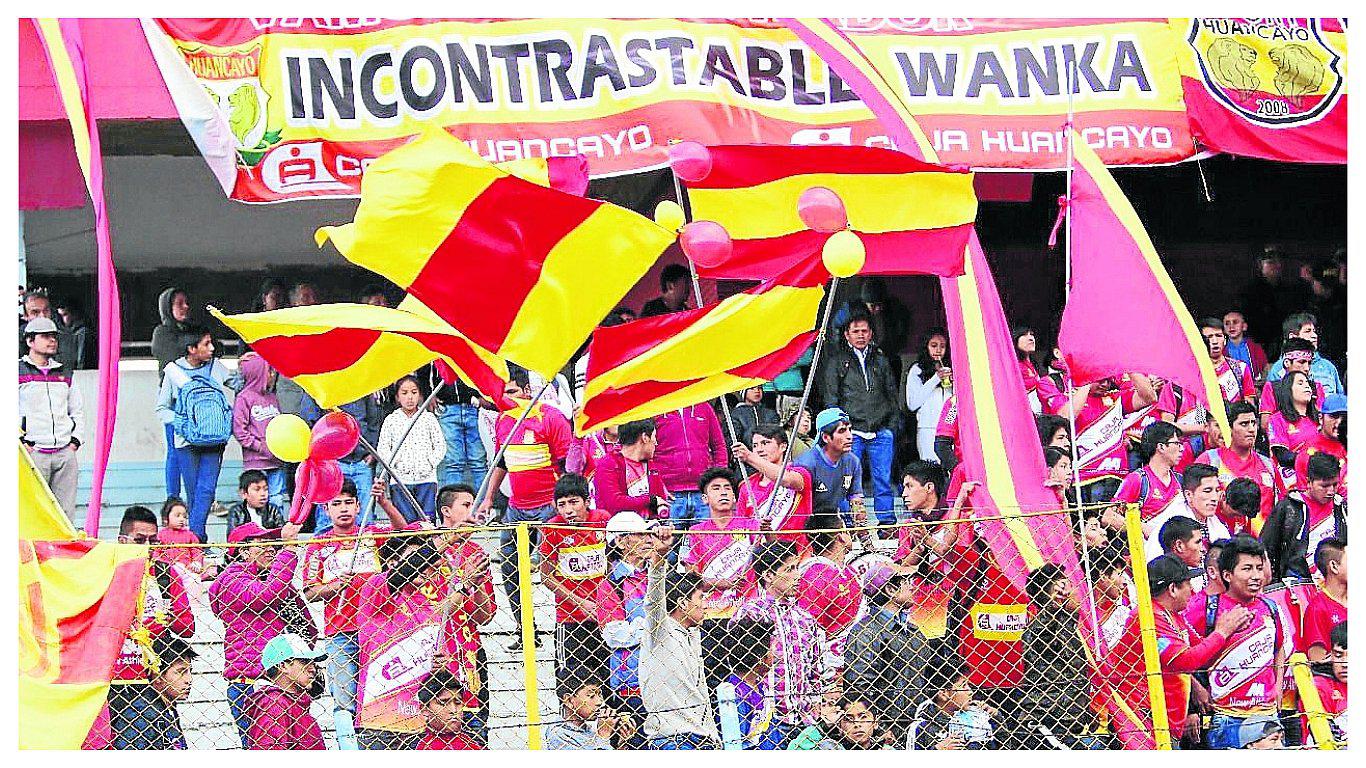 ​Hinchas harán retumbar el Estadio Nacional alentando al "Rojo Matador" en la final 