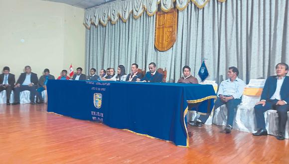 Electo gobernador regional de Áncash se reúne en Huaraz con alcaldes provinciales y distritales para coordinar acciones sobre obras inconclusas y advierte que solo las gestiones con iniciativas concretas recibirán partidas.