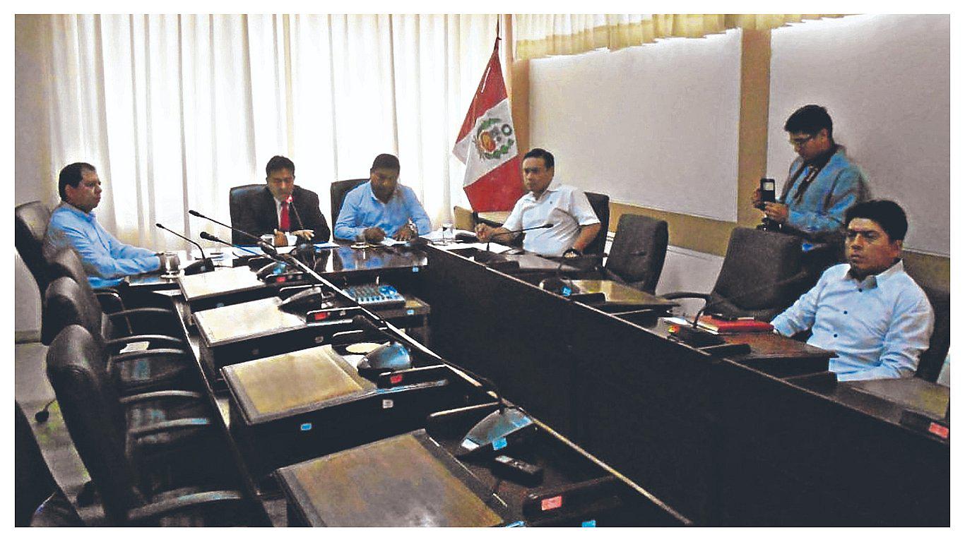 Consejeros oficialistas impiden debatir temas 