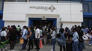 Largas colas para recoger pasaportes en sede Breña de Migraciones (VIDEO)